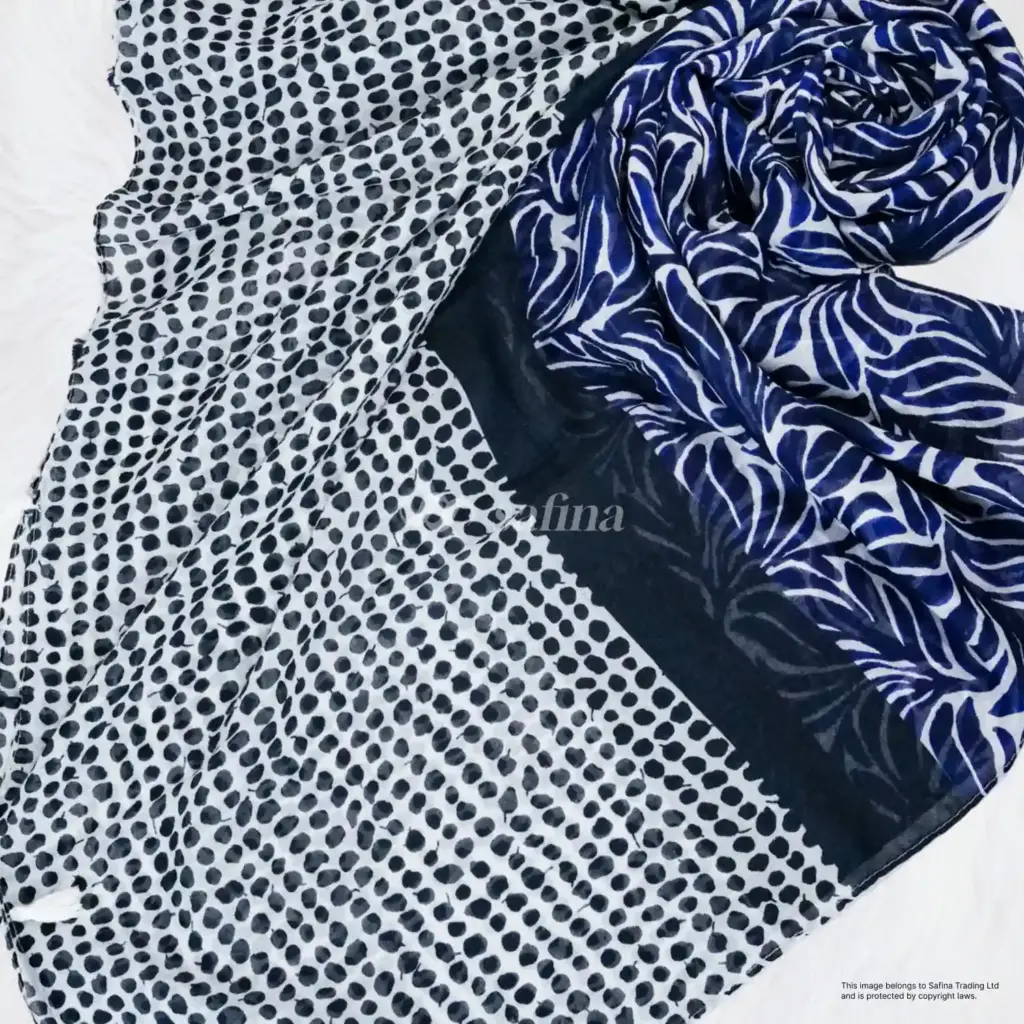 Leaf print with dotted border