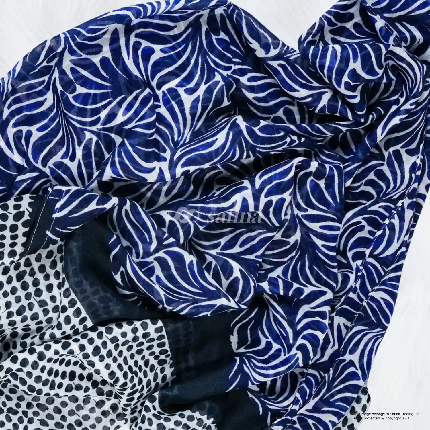 Leaf print with dotted border - Image 3